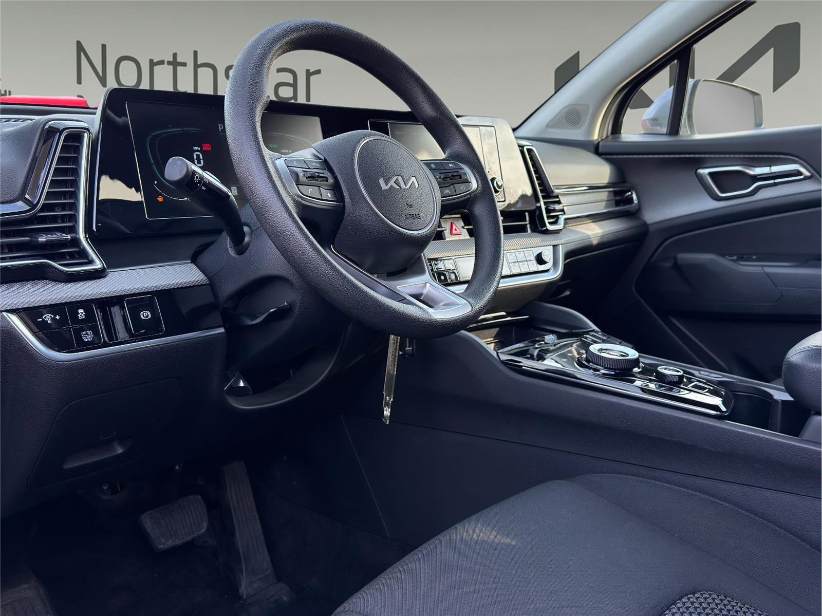 Used 2023 Kia Sportage LX image 9
