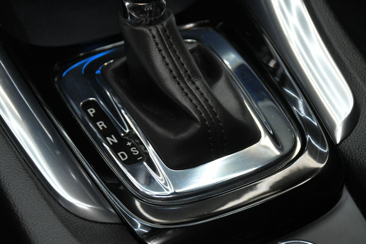 Used 2016 Chevrolet SS RWD image 32