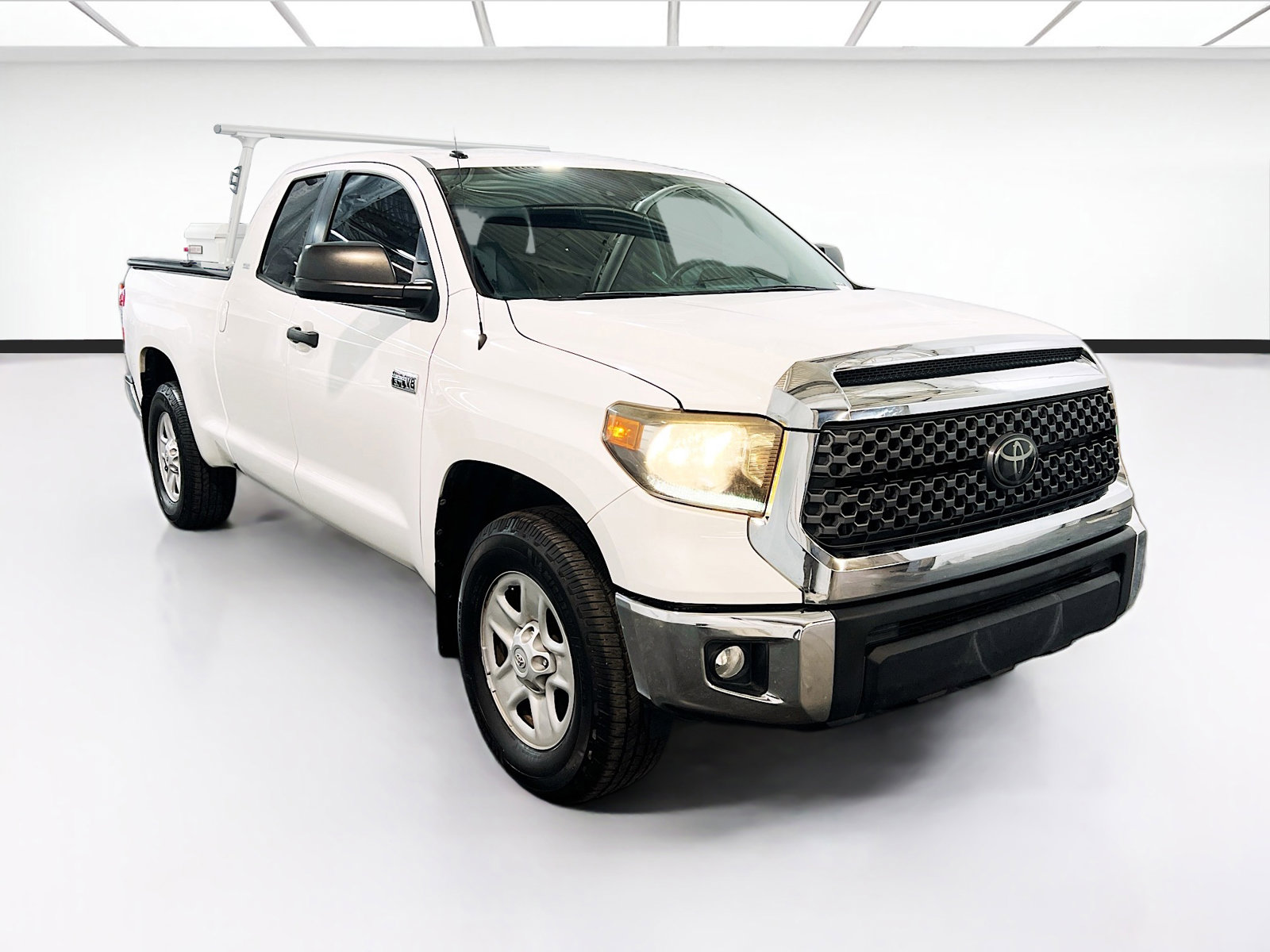 Used 2018 Toyota Tundra SR5 RWD image 3