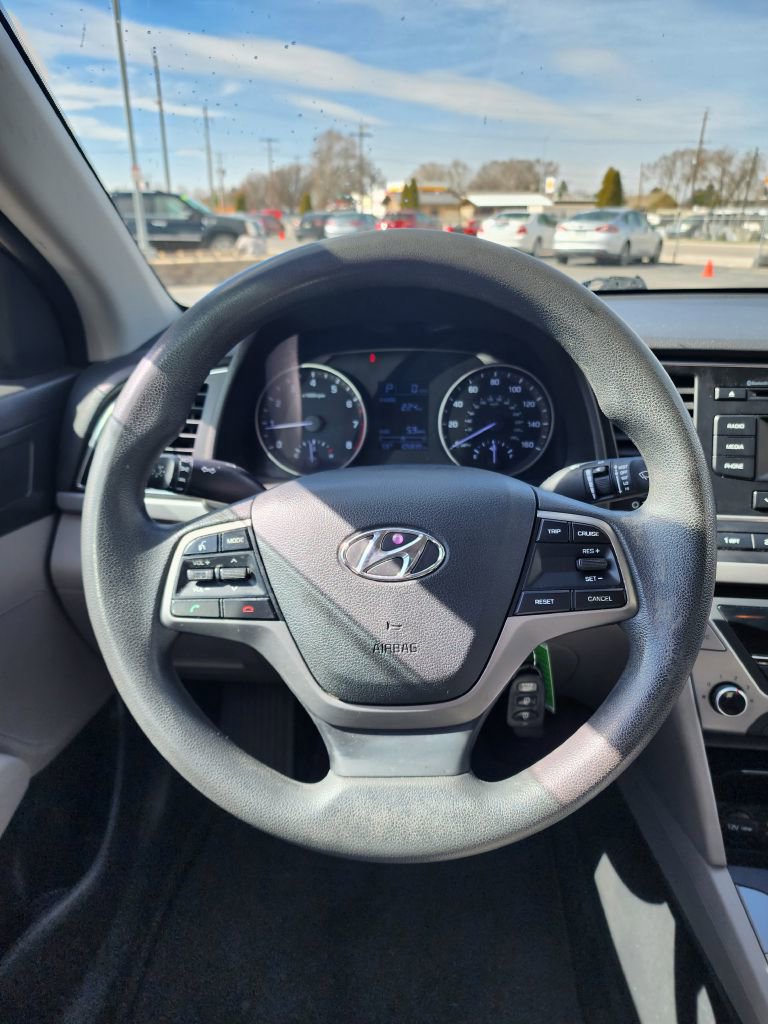 Used 2017 Hyundai Elantra SE FWD image 10