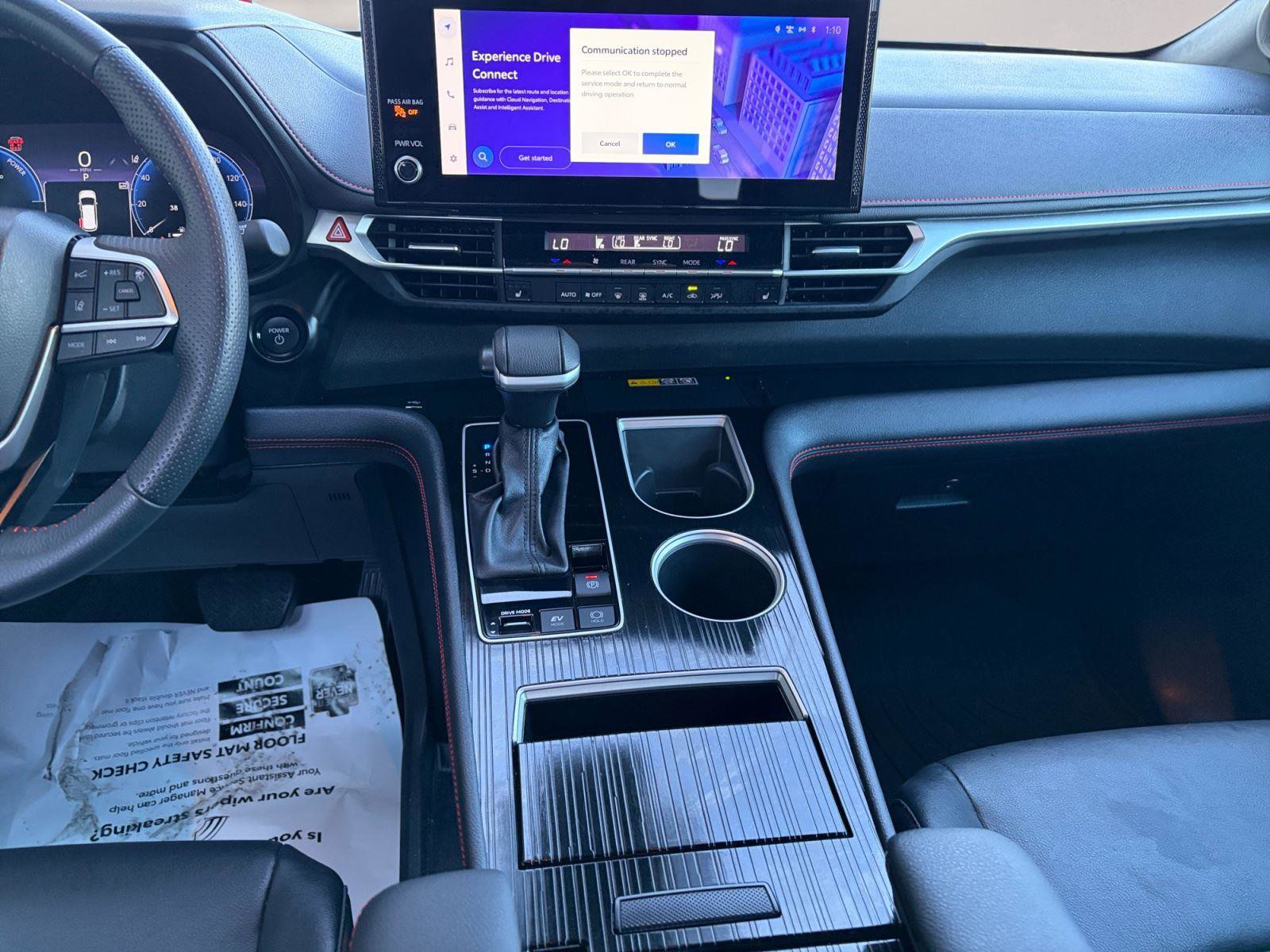 Used 2025 Toyota Sienna XSE w/ XSE Plus Package image 11