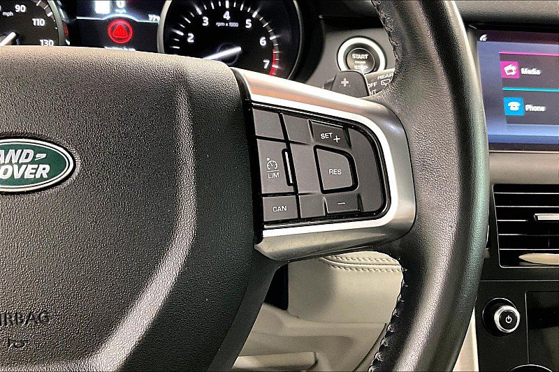 Used 2018 Land Rover Discovery Sport HSE image 20