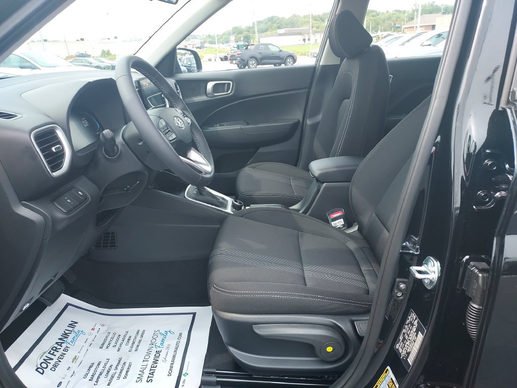 New 2026 Hyundai Venue SEL FWD image 13