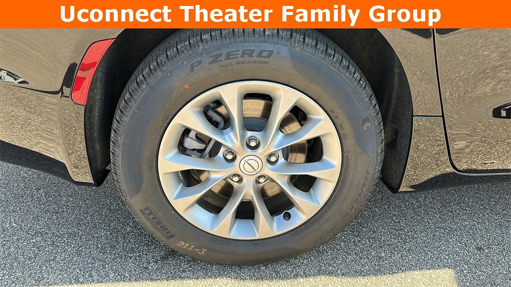 New 2026 Chrysler Pacifica Select image 9