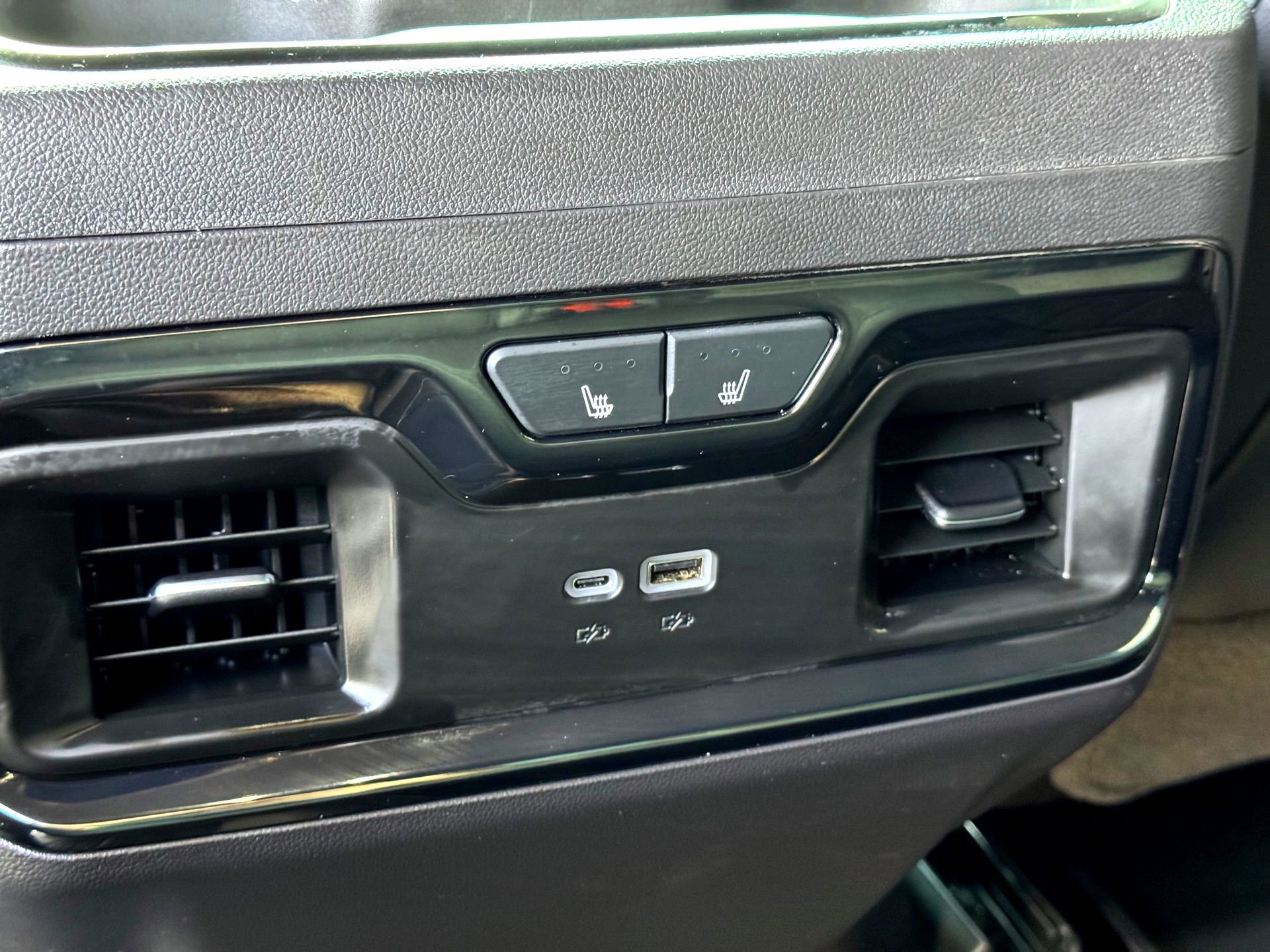 Used 2024 Chevrolet Silverado 1500 ZR2 w/ Technology Package image 22