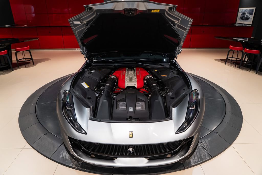 Used 2020 Ferrari 812 Superfast RWD image 22