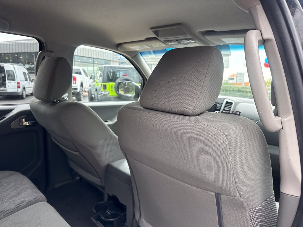Used 2018 Nissan Frontier SV w/ Value Truck Package AWD/4WD image 25
