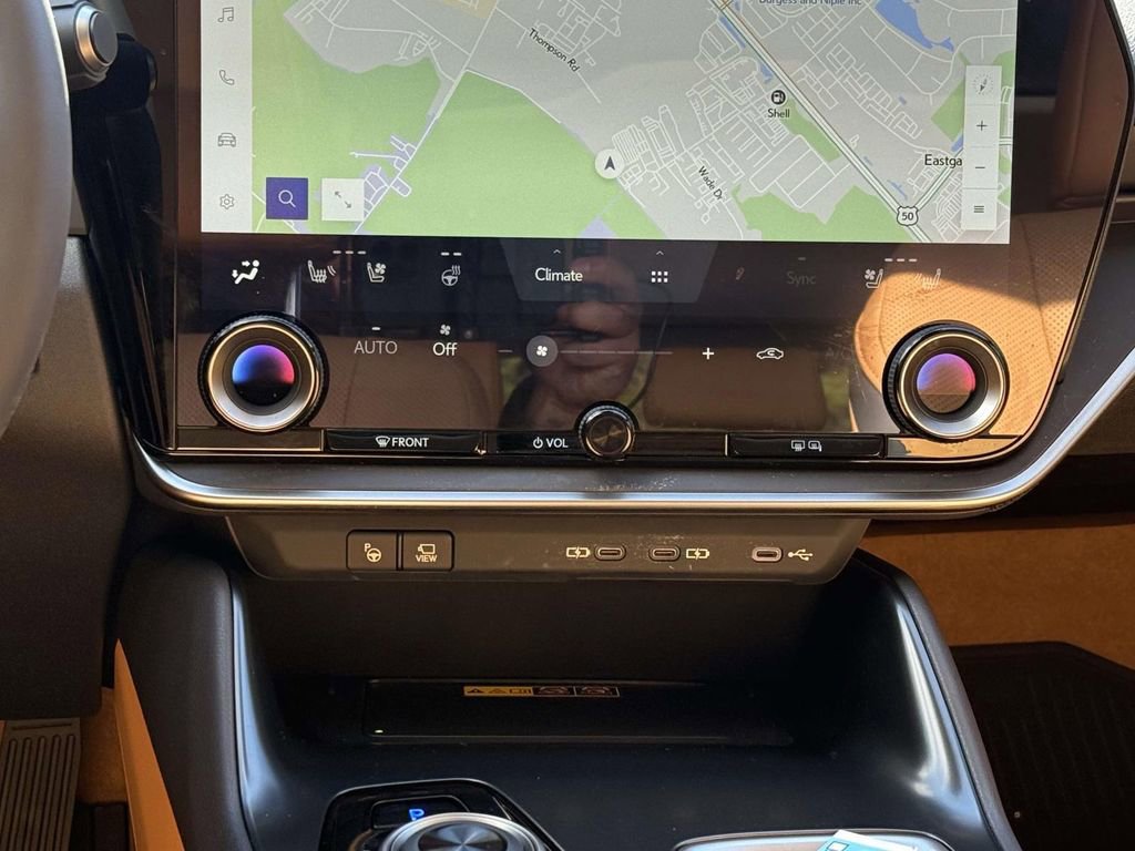 Used 2025 Lexus RZ 450e image 19