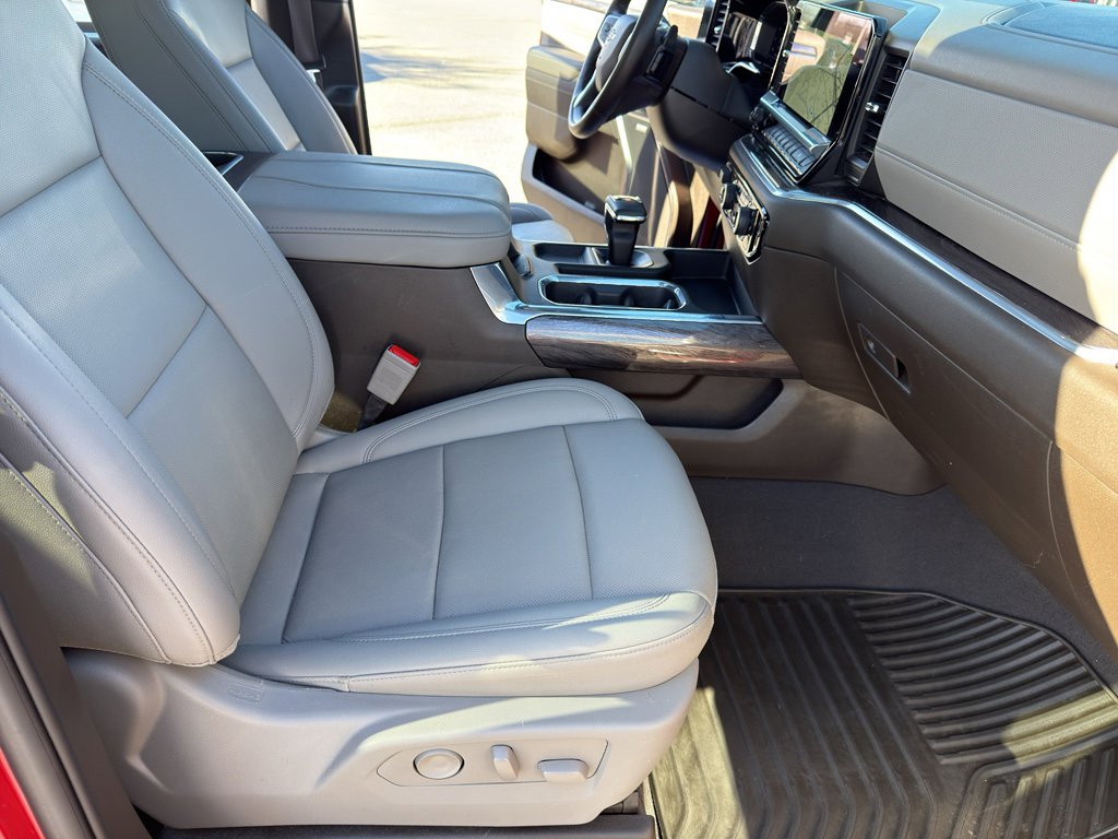 Used 2025 Chevrolet Silverado 1500 LTZ w/ LTZ Convenience Package II image 33