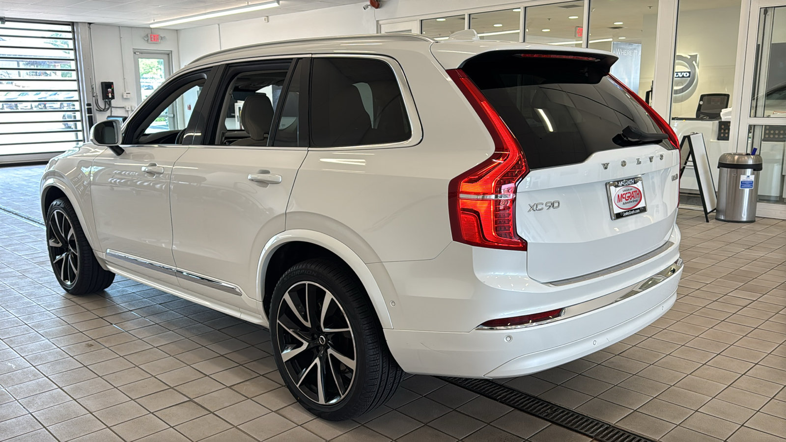 Used 2024 Volvo XC90 B6 Plus w/ Protection Package Premier AWD/4WD image 7