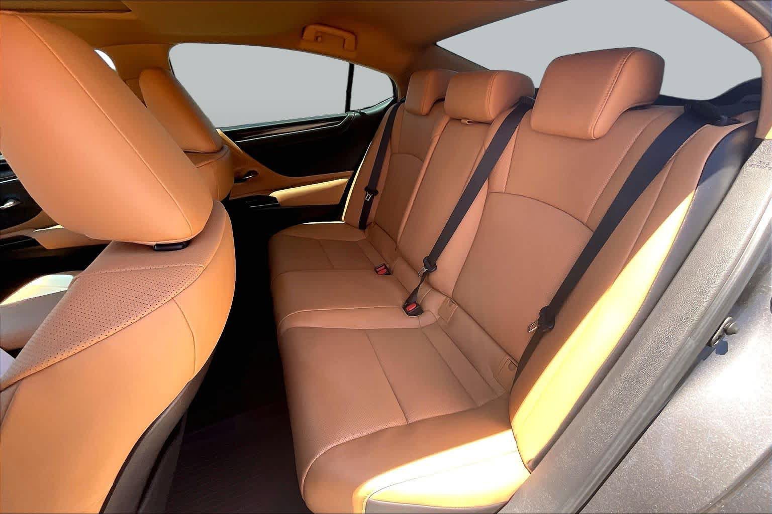 Used 2025 Lexus ES 350 w/ Accessory Package (P3) FWD image 19