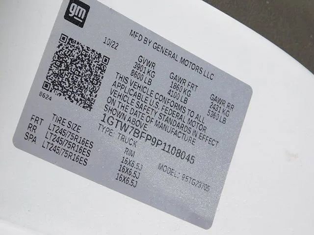 Used 2023 GMC Savana 2500 Extended w/ Driver Convenience Package RWD image 19