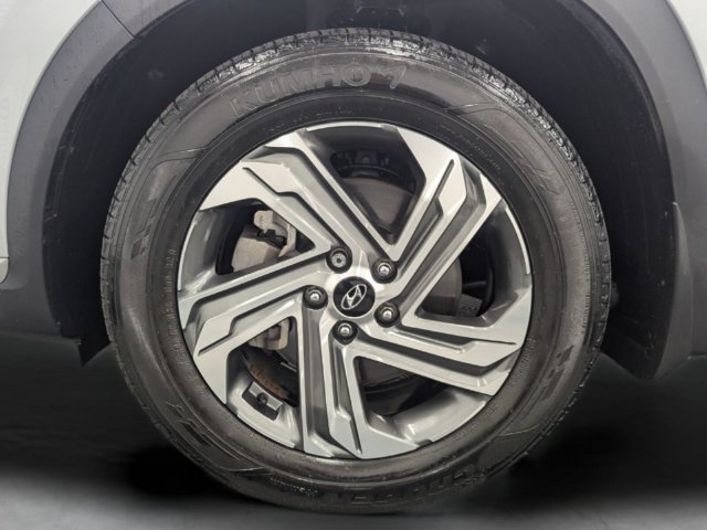 Used 2023 Hyundai Santa Fe SEL FWD image 9