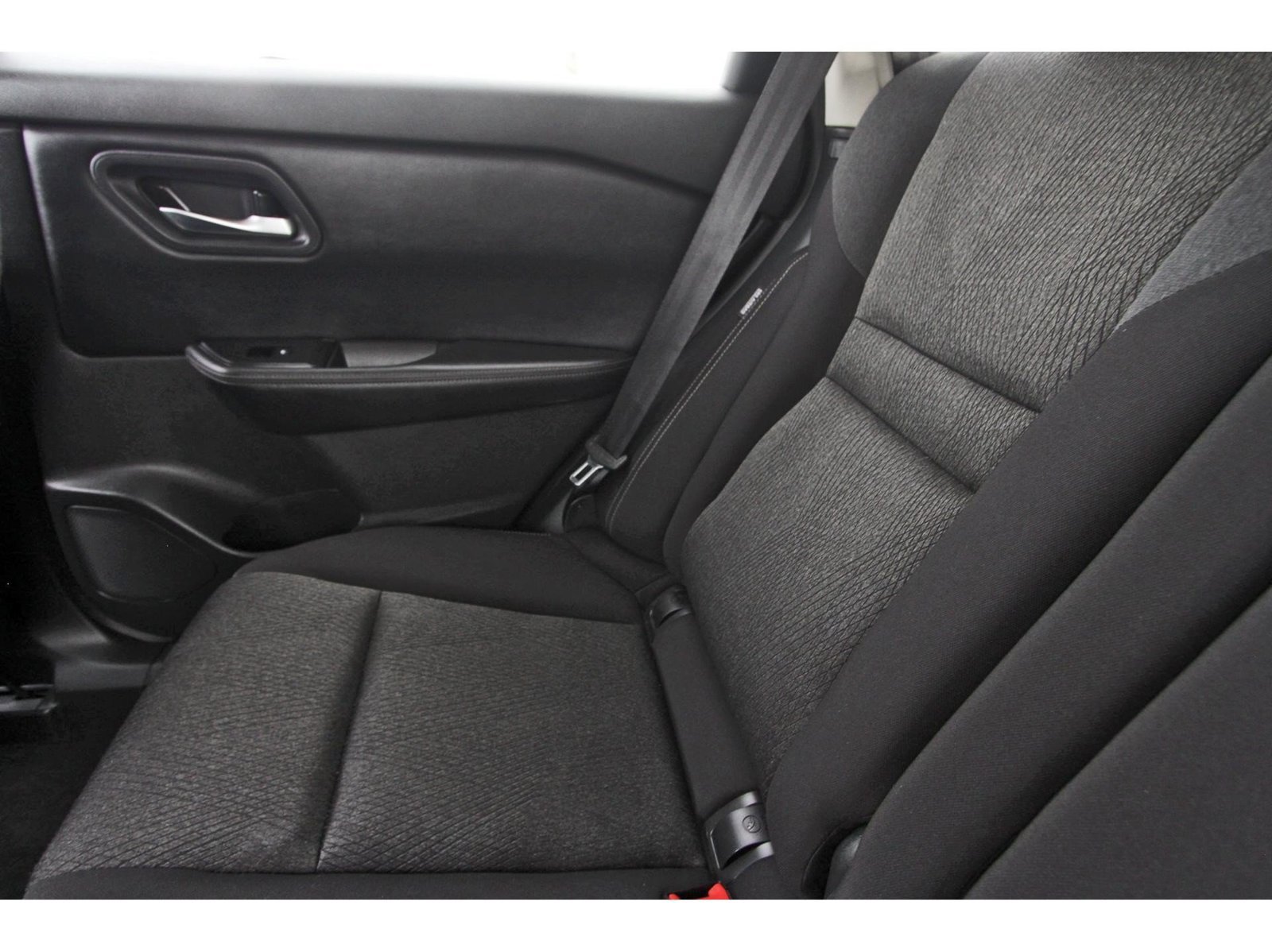 Used 2024 Nissan Rogue SV FWD image 15