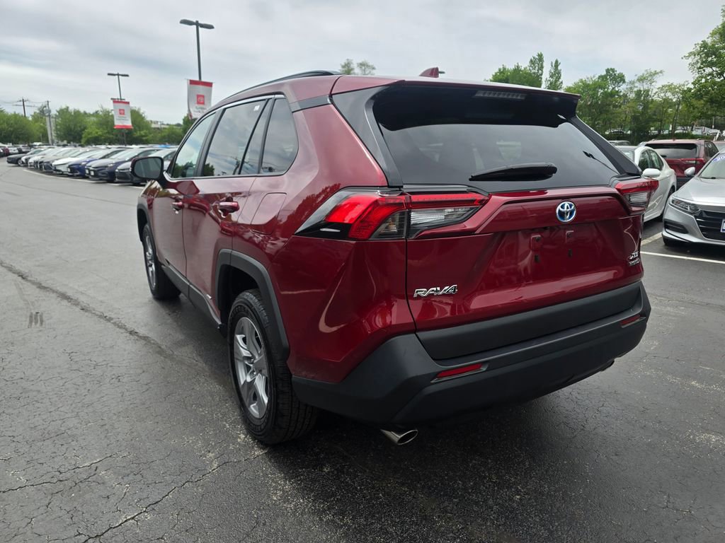 Used 2024 Toyota RAV4 XLE AWD/4WD image 5
