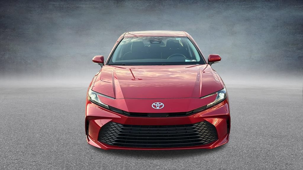 Used 2025 Toyota Camry LE FWD image 5
