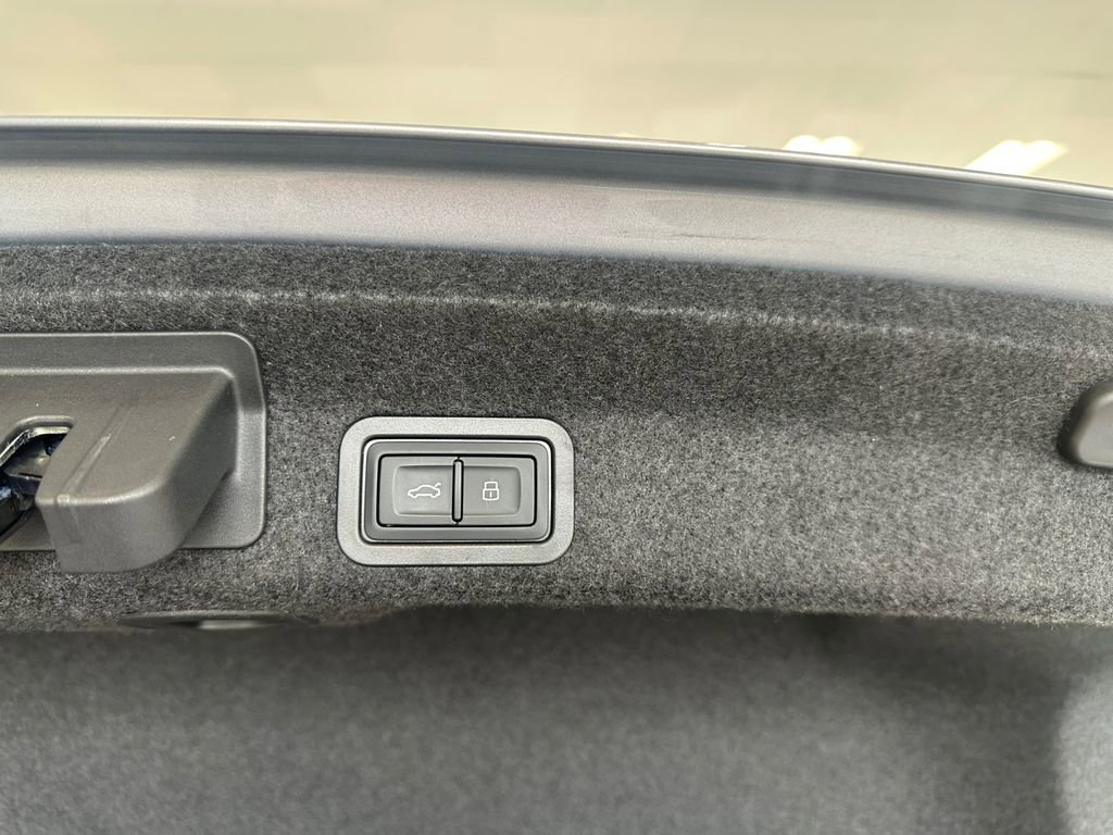 Used 2025 Audi A6 Premium Plus image 27