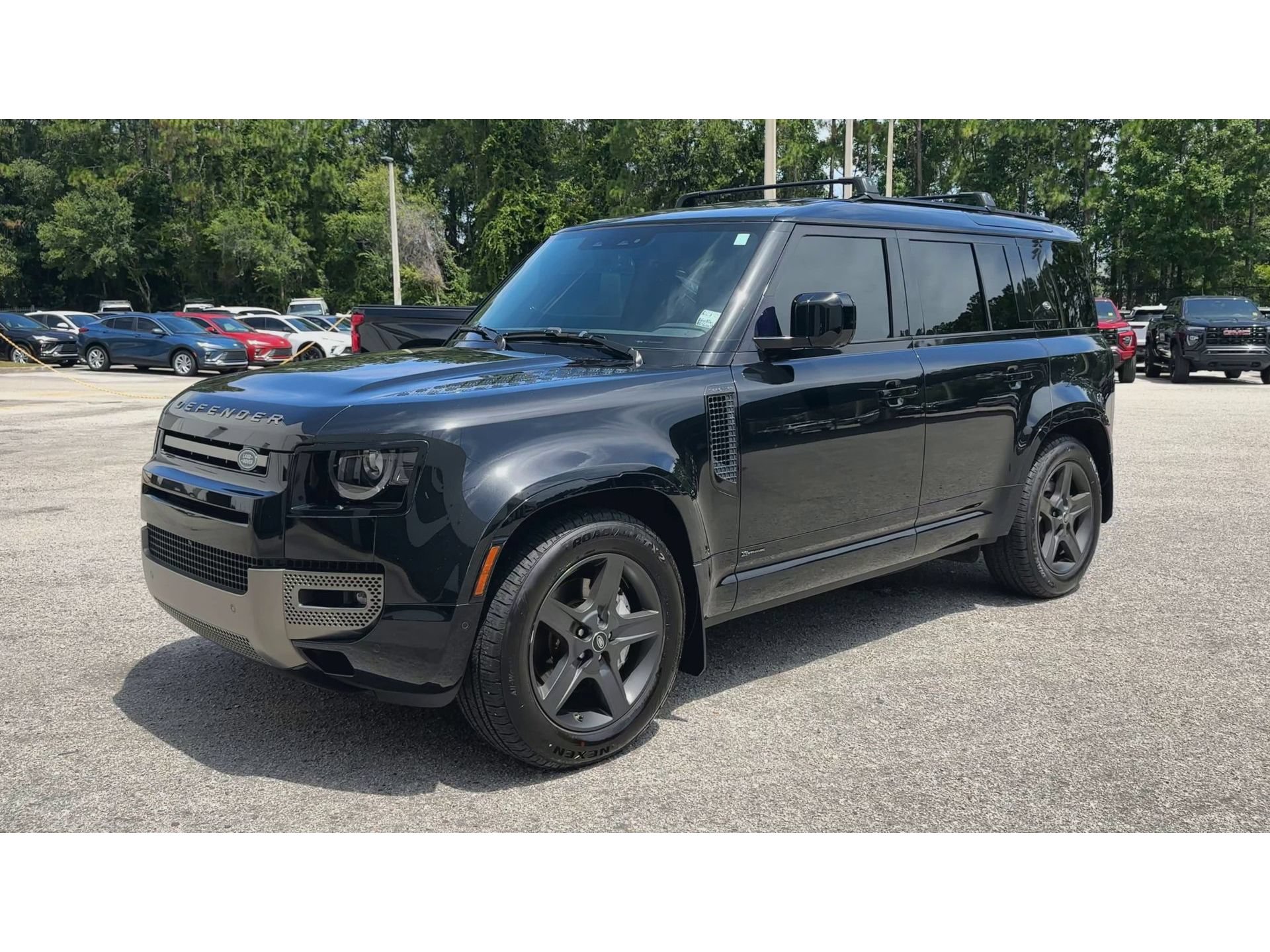 Used 2021 Land Rover Defender 110 X-Dynamic SE AWD/4WD image 4
