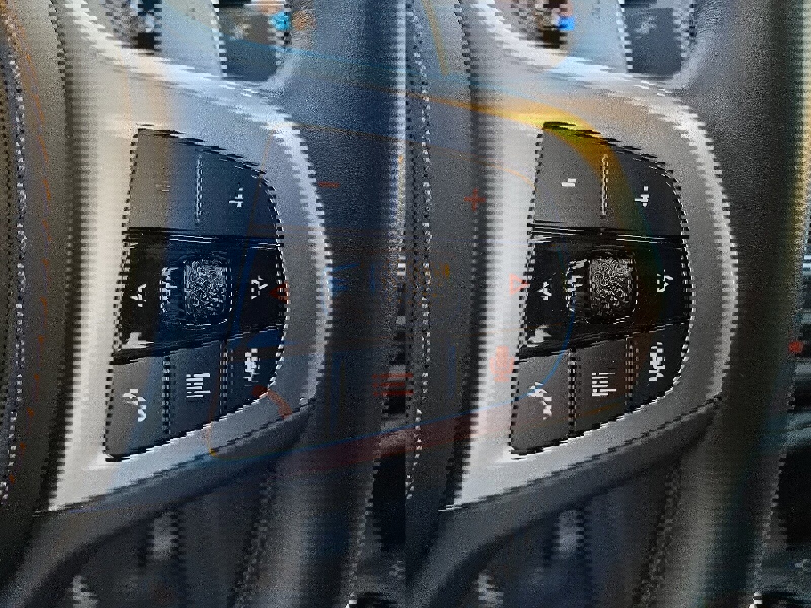 Certified 2025 BMW X6 xDrive40i image 24