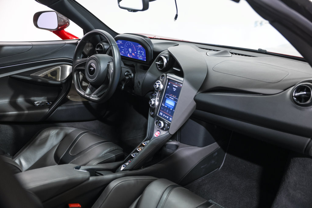 Used 2019 McLaren 720S Performance RWD image 23