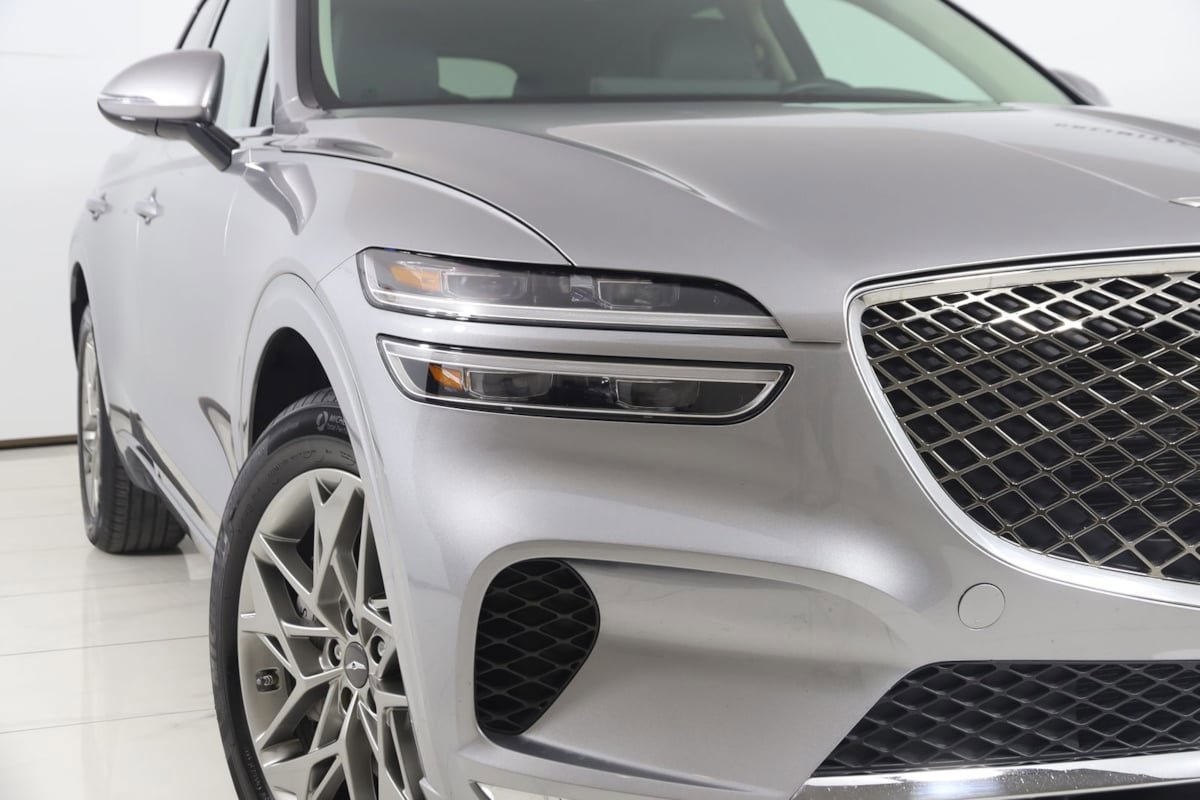 Used 2023 Genesis GV70 2.5T w/ Select Package AWD/4WD image 18