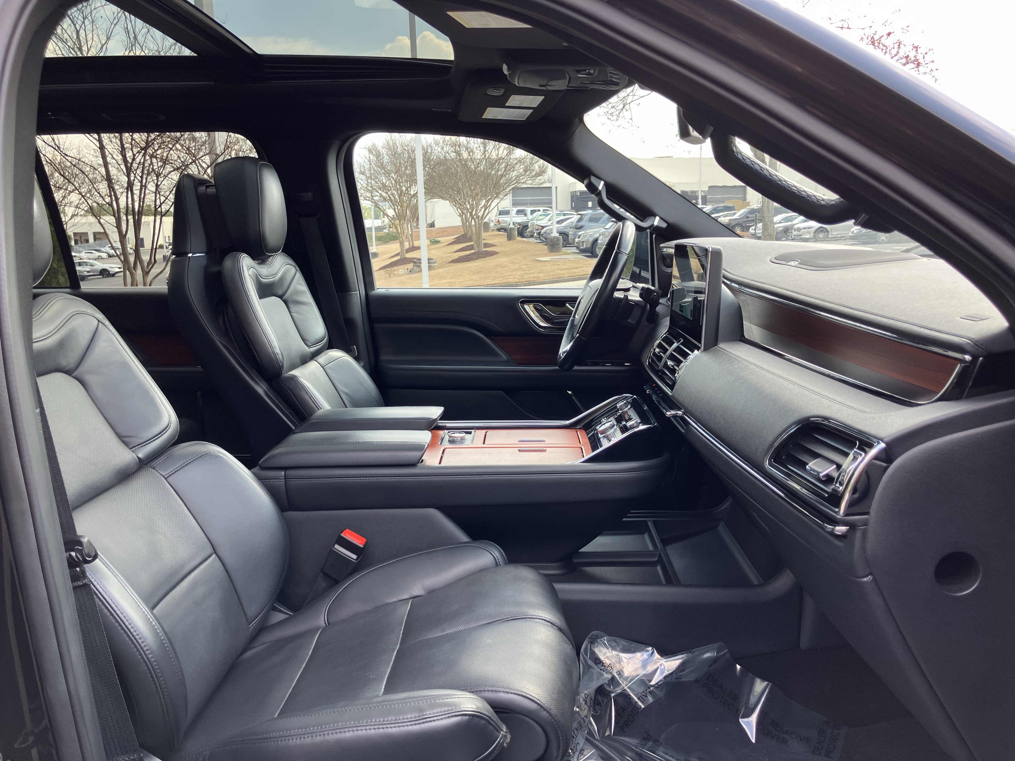 Used 2024 Lincoln Navigator Reserve image 37