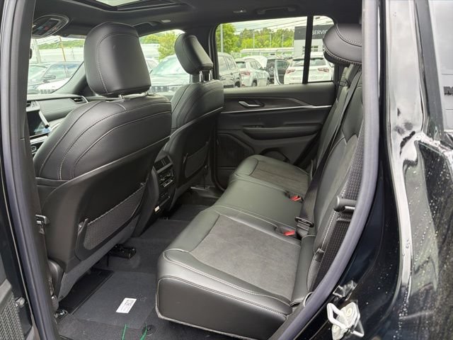 New 2026 Jeep Grand Cherokee Altitude AWD/4WD image 7