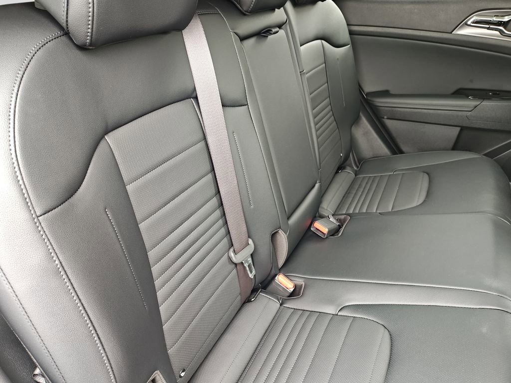 Used 2025 Kia Sportage SX Prestige image 31