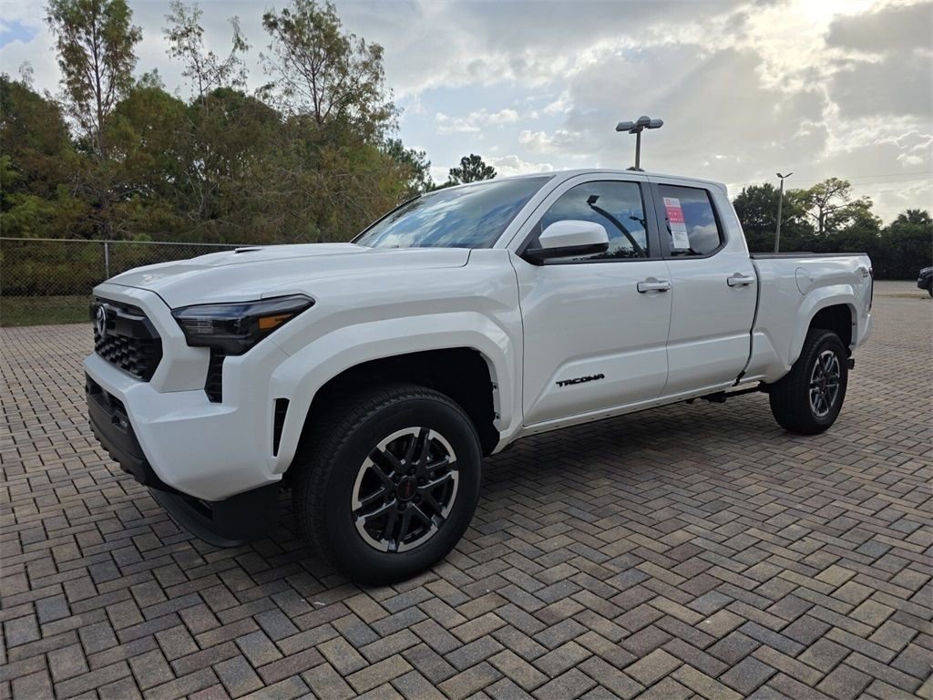Certified 2025 Toyota Tacoma TRD Sport image 3