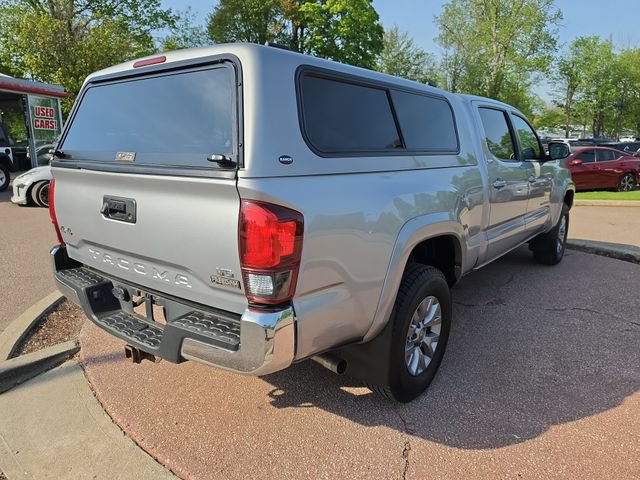 Used 2018 Toyota Tacoma SR5 AWD/4WD image 5