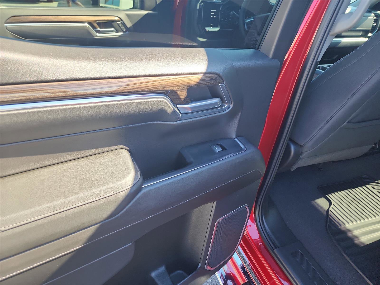 Used 2024 Chevrolet Silverado 1500 LT image 21