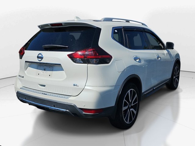 Used 2020 Nissan Rogue SL w/ Premium Package FWD image 3