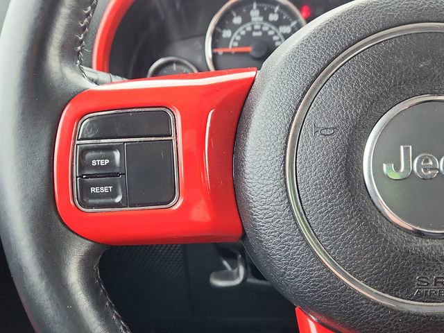 Used 2012 Jeep Wrangler Unlimited Sahara image 35