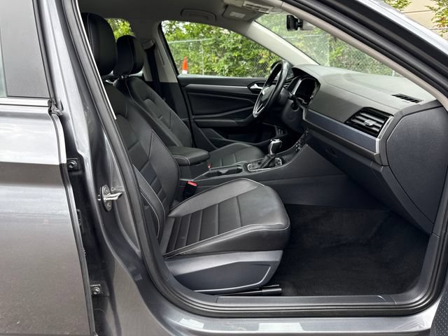 Used 2024 Volkswagen Jetta SE FWD image 9