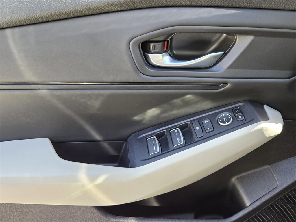 Used 2024 Honda Accord EX image 25