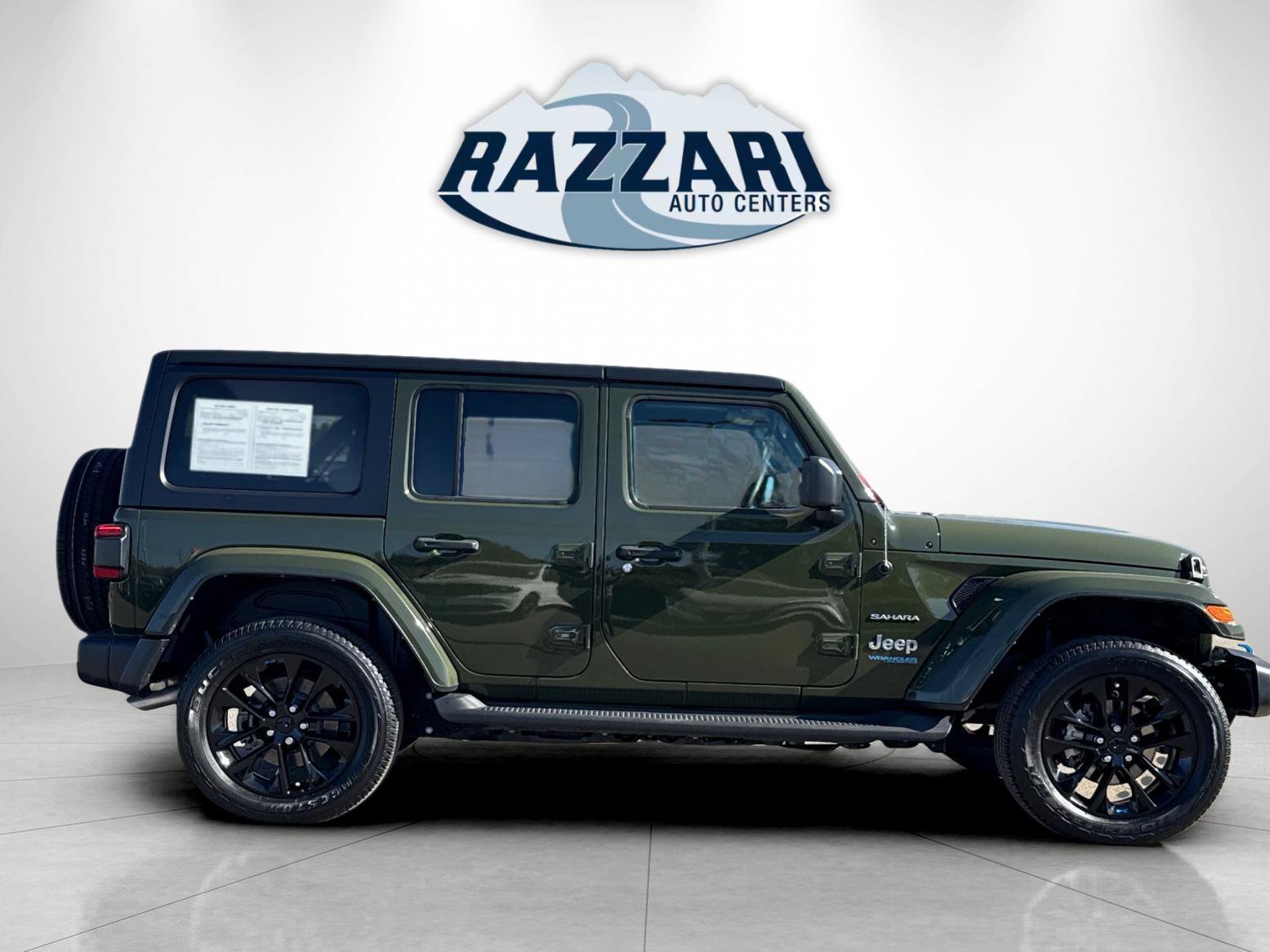 Used 2022 Jeep Wrangler Unlimited Sahara w/ Cold Weather Group AWD/4WD image 2