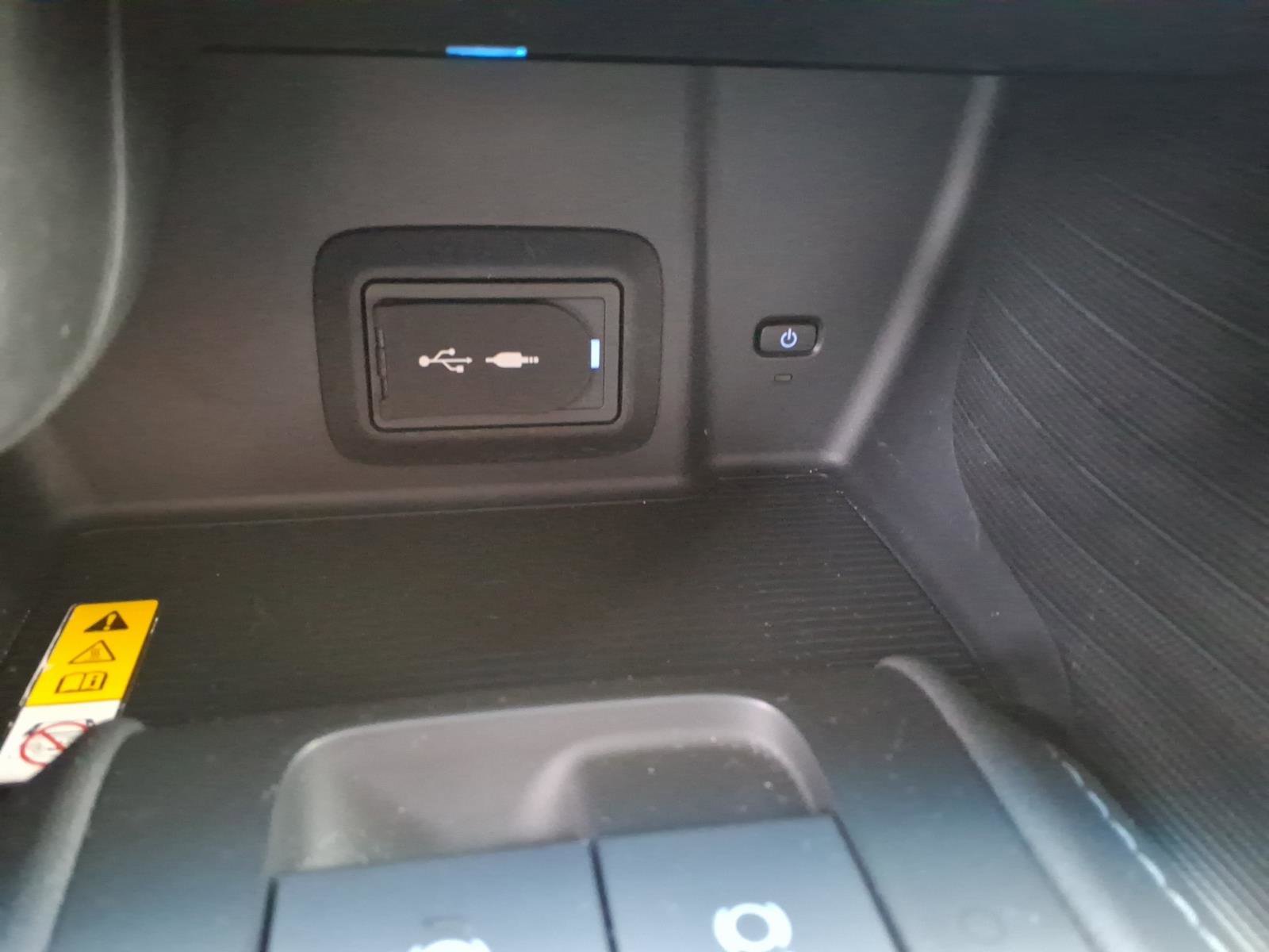 Used 2021 Toyota Venza XLE w/ Softex Package image 25