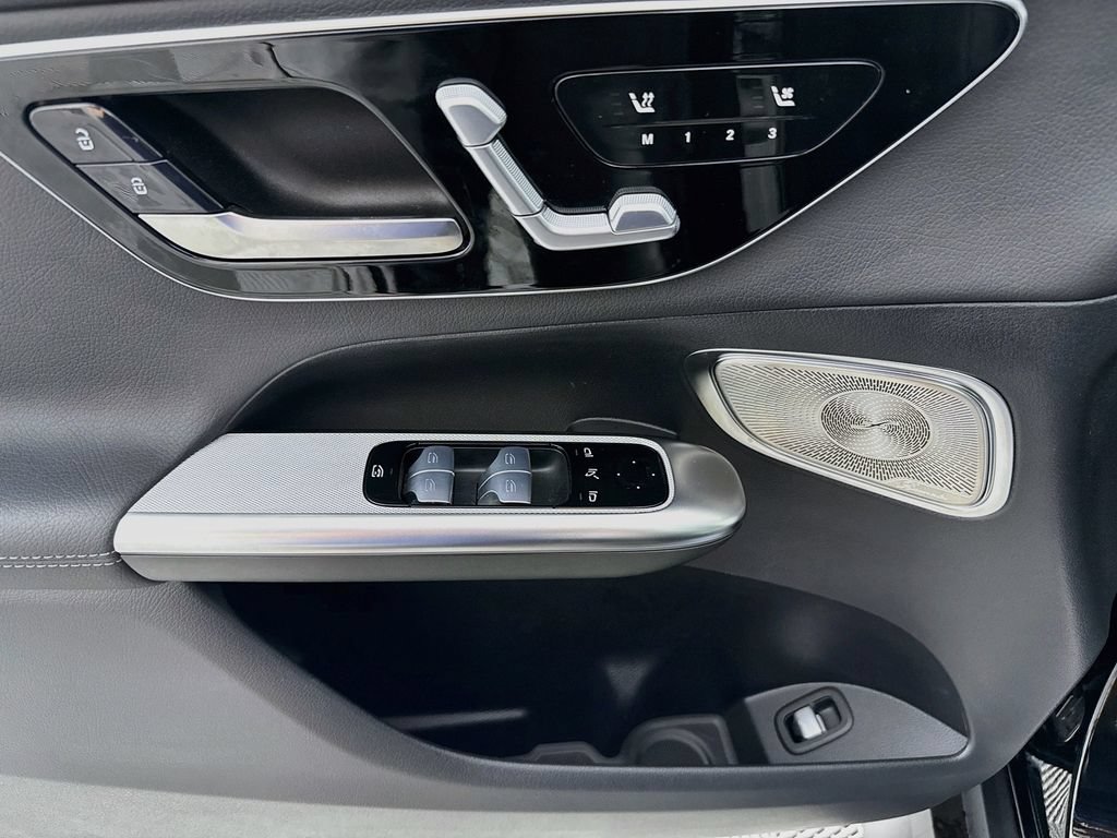 Certified 2025 Mercedes-Benz GLC 300 4MATIC image 18