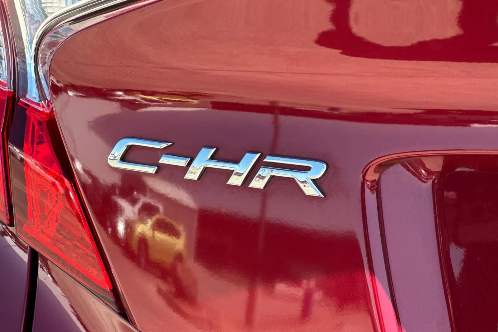 Used 2018 Toyota C-HR XLE FWD image 16