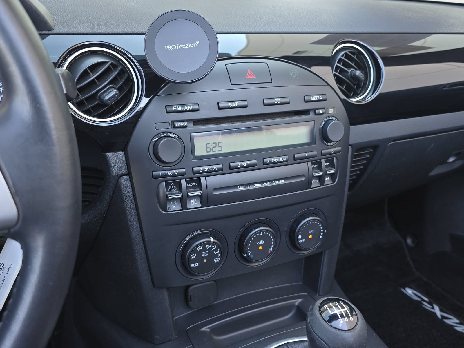 Used 2007 MAZDA MX-5 Miata Touring RWD image 21
