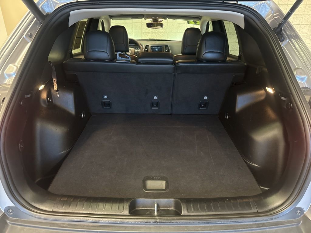 Used 2022 Jeep Cherokee Trailhawk w/ Comfort/Convenience Group image 9