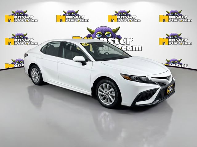 Used 2024 Toyota Camry SE FWD image 3