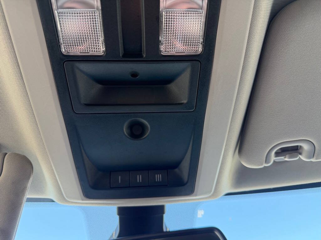 Used 2022 RAM 1500 Classic SLT w/ Electronics Convenience Group AWD/4WD image 32