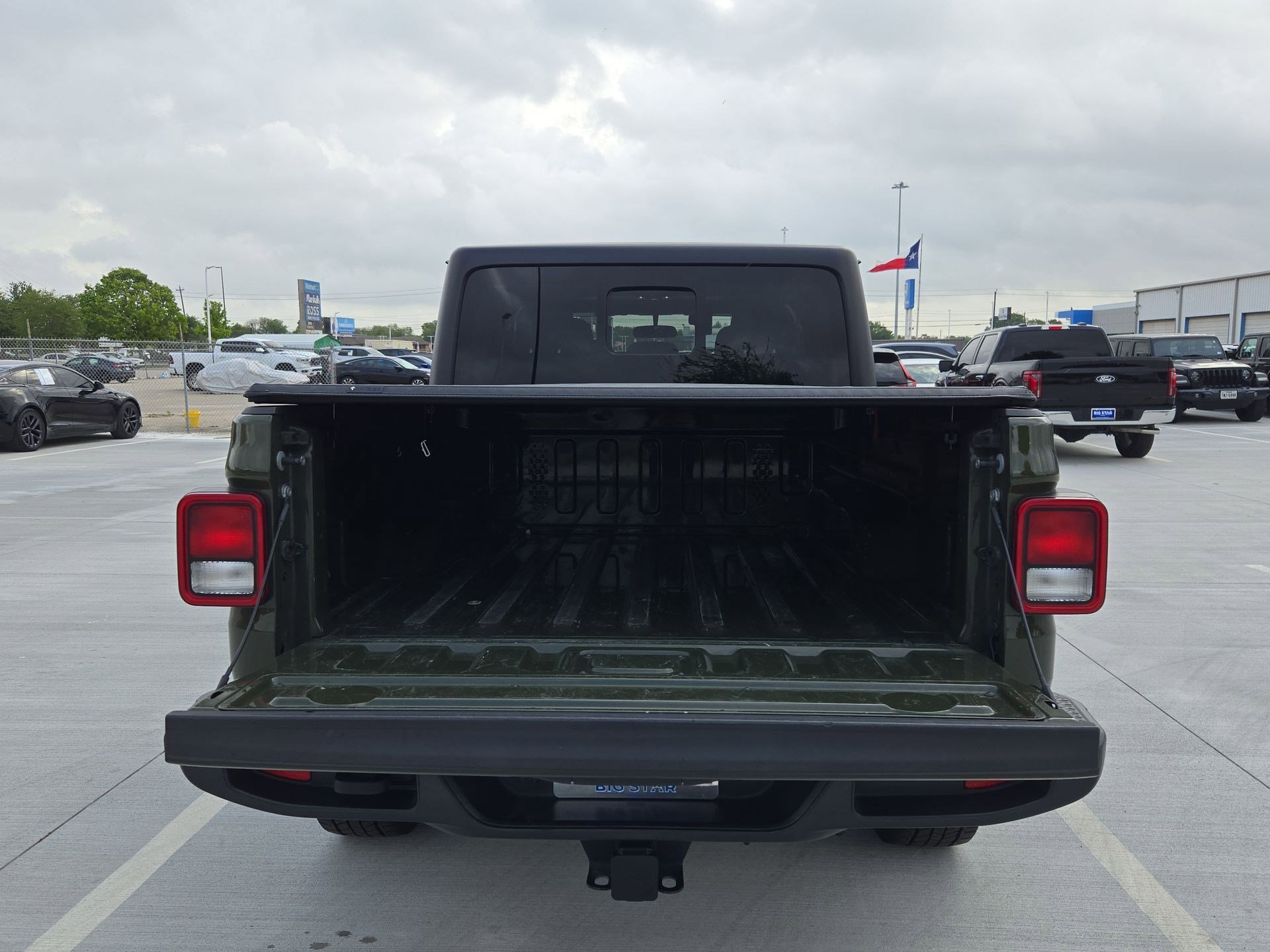 Used 2021 Jeep Gladiator Willys image 28