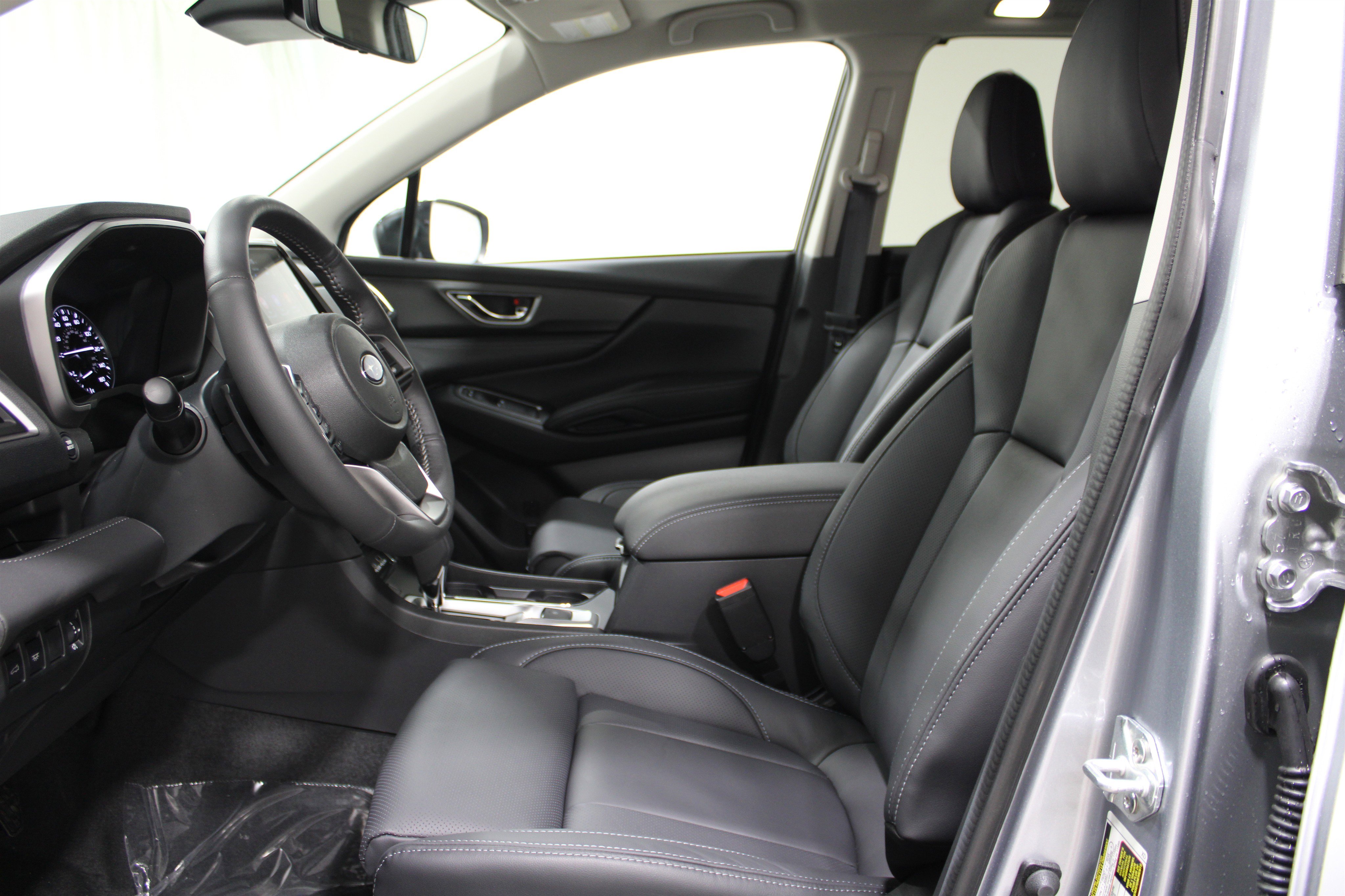 New 2025 Subaru Ascent Limited image 3