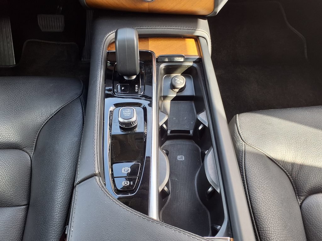 Certified 2023 Volvo XC90 B6 Plus AWD/4WD image 33
