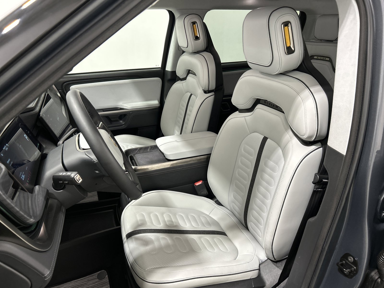 Used 2024 Rivian R1S Adventure AWD/4WD image 20