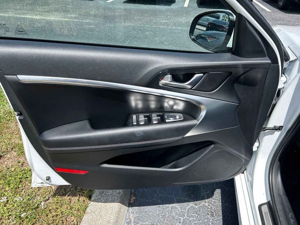 Used 2026 Genesis G70 2.5T RWD image 16