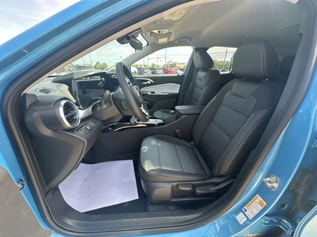 New 2026 Chevrolet Trax LT w/ LT Convenience Package FWD image 19