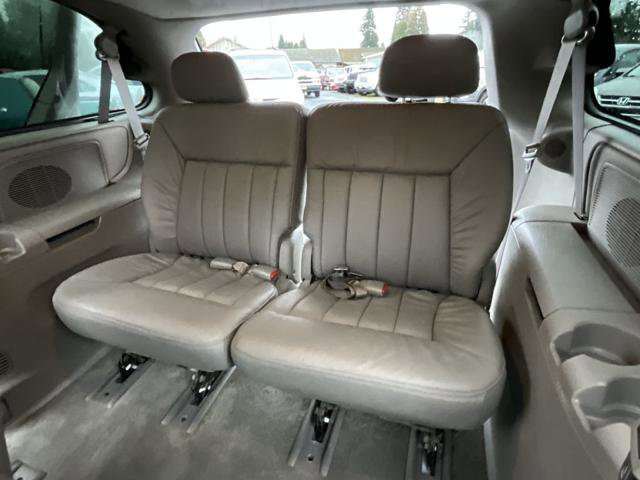 Used 2001 Dodge Grand Caravan ES image 15